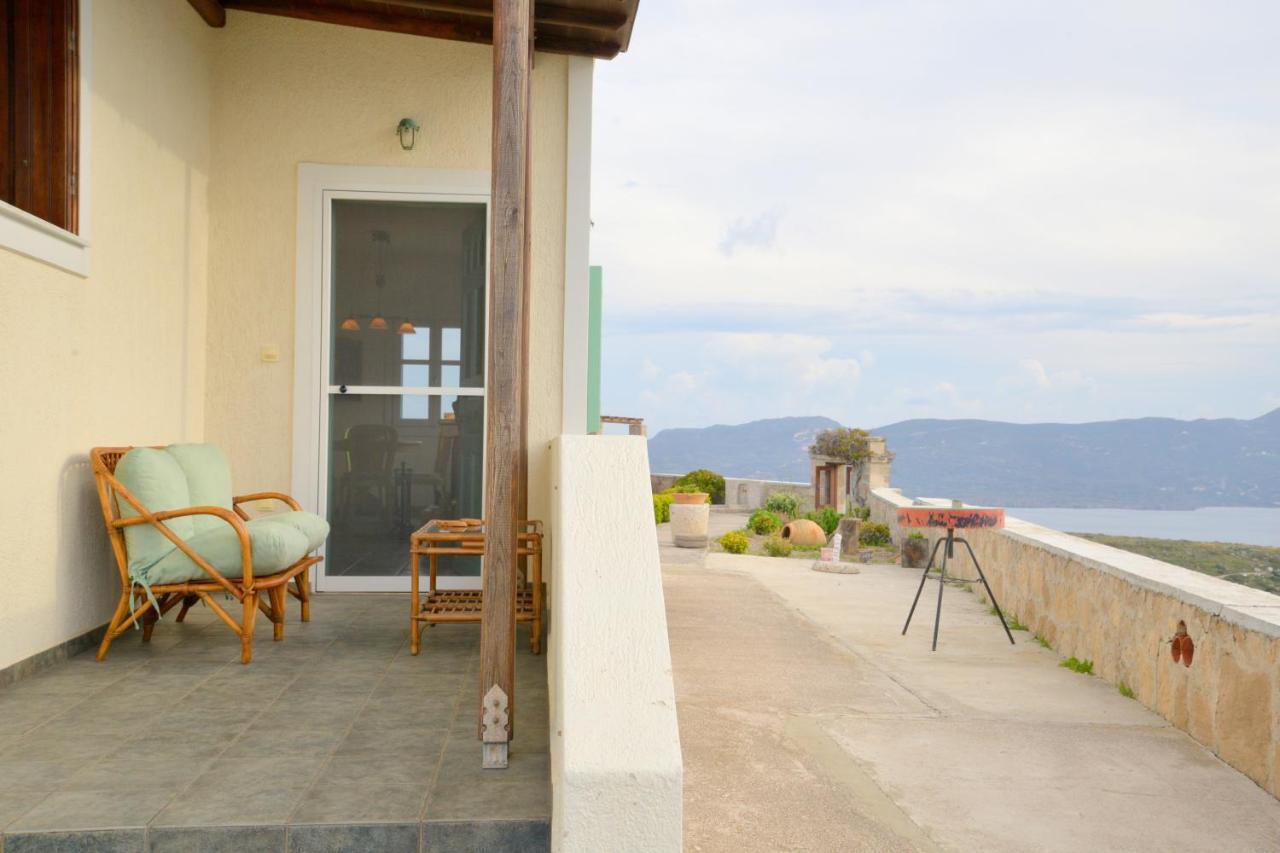 Villa De Viento Tripiti Exterior photo
